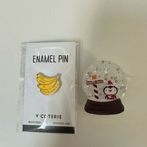 Snow globe Badge Reel & Banana Pin